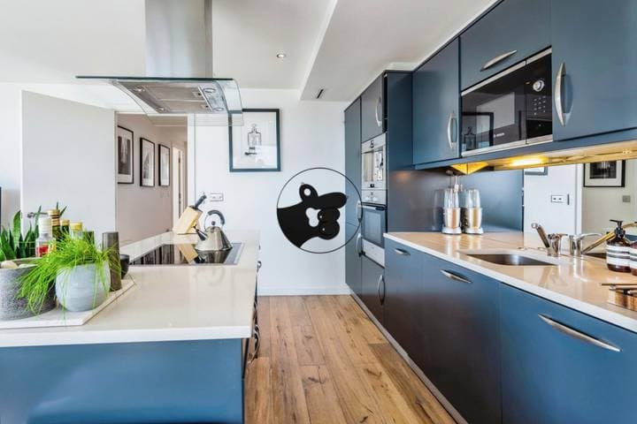 2 bedrooms apartment for sale in London, United Kingdom - Image 7