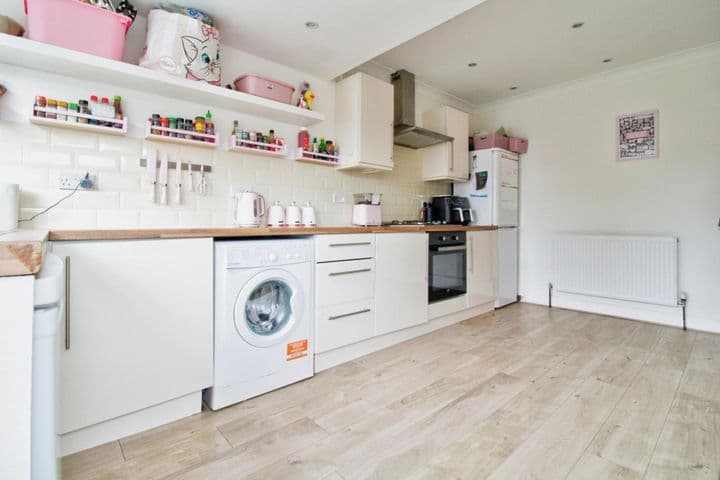 3 bedrooms house for sale in Rainham, United Kingdom - Image 8