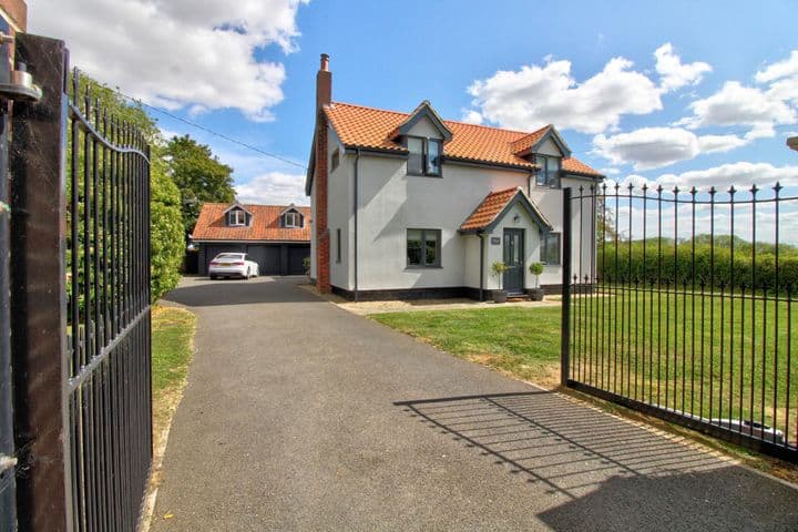 4 bedrooms house for sale in Woodbridge, United Kingdom - Image 2