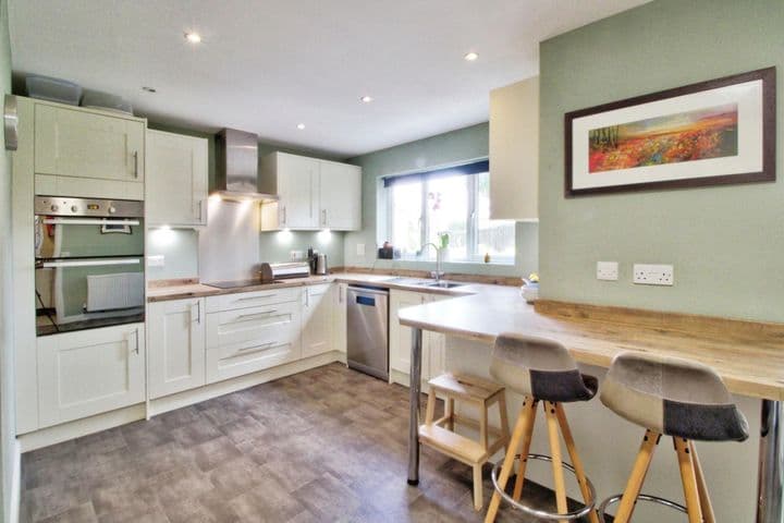 6 bedrooms house for sale in Rotherham, United Kingdom - Image 3