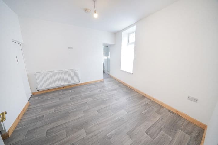 3 bedrooms house for sale in Llanelli, United Kingdom - Image 7