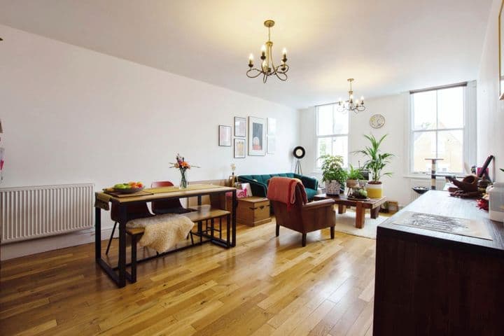 2 bedrooms apartment for sale in Nottingham, United Kingdom - Image 8