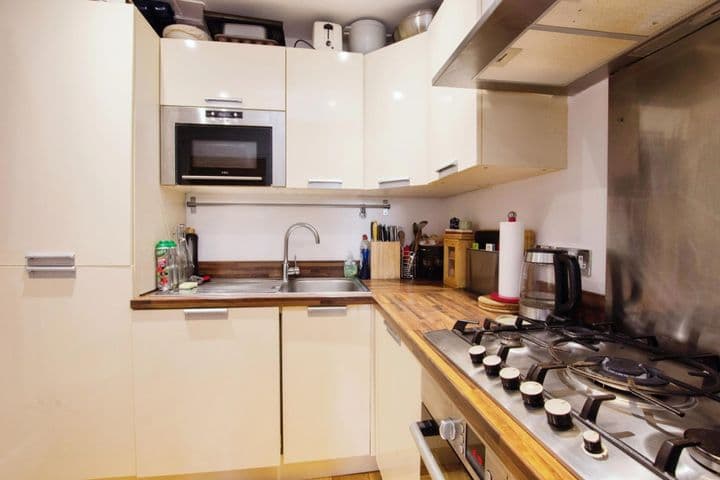 2 bedrooms apartment for sale in Nottingham, United Kingdom - Image 9