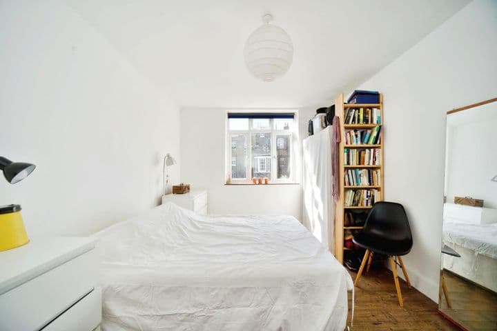 3 bedrooms apartment for sale in London, United Kingdom - Image 6