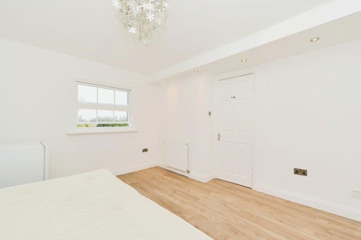 2 bedrooms apartment for sale in London, United Kingdom - Image 9