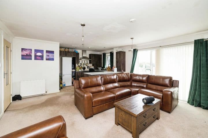 2 bedrooms apartment for sale in Livingston, United Kingdom - Image 6