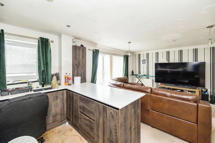 2 bedrooms apartment for sale in Livingston, United Kingdom - Image 3