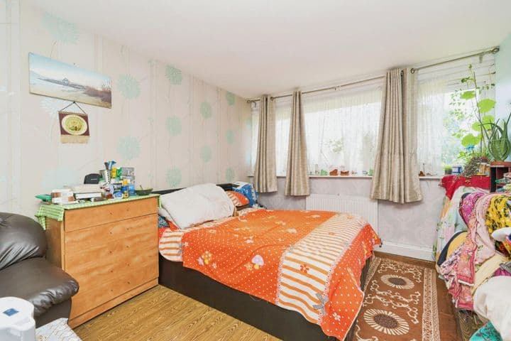 1 bedroom apartment for sale in Southall, United Kingdom - Image 7