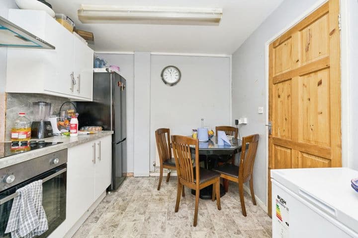 2 bedrooms apartment for sale in Hayes, United Kingdom - Image 7