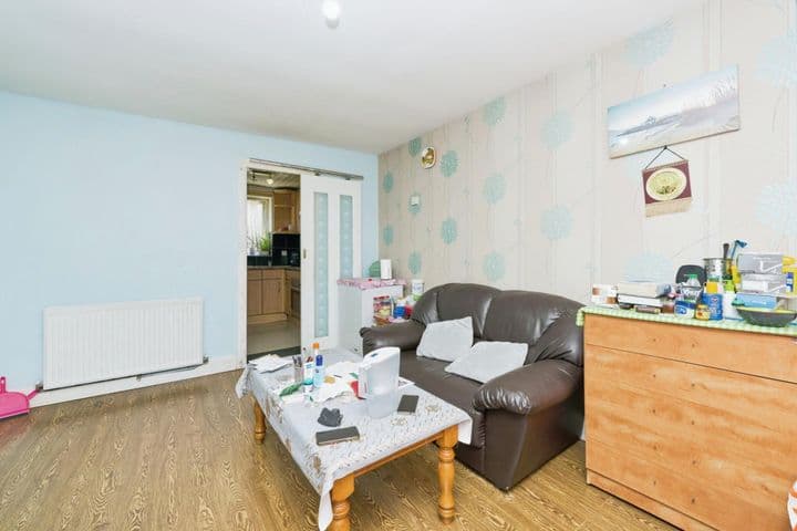 1 bedroom apartment for sale in Southall, United Kingdom - Image 6