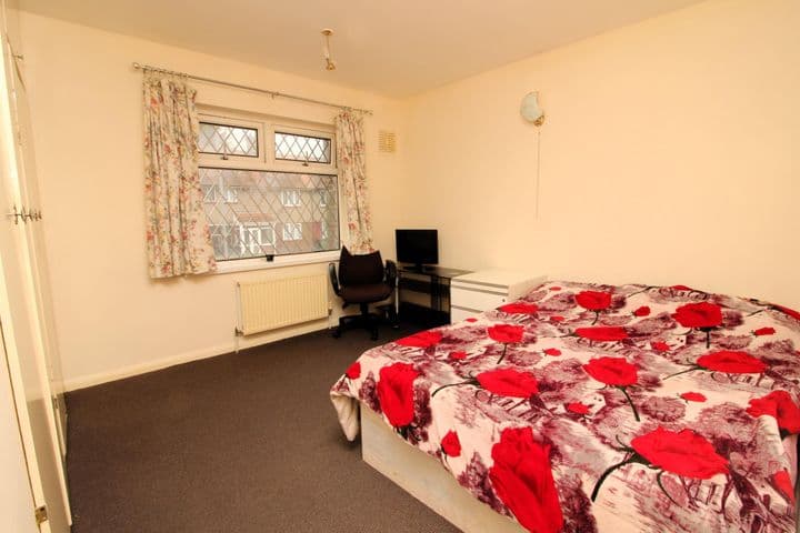 3 bedrooms house for sale in Romford, United Kingdom - Image 10