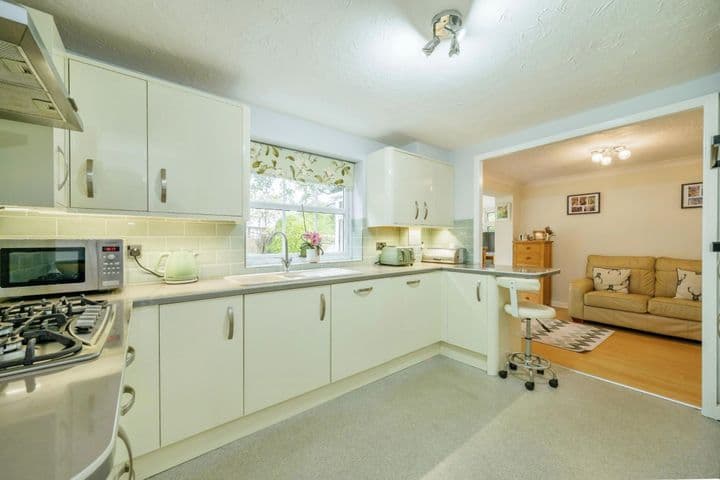 4 bedrooms house for sale in Warrington, United Kingdom - Image 2