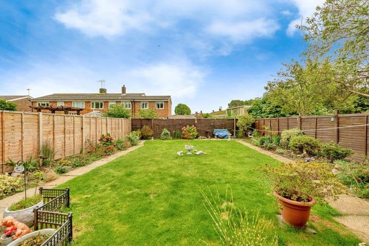 3 bedrooms house for sale in Crawley, United Kingdom - Image 12