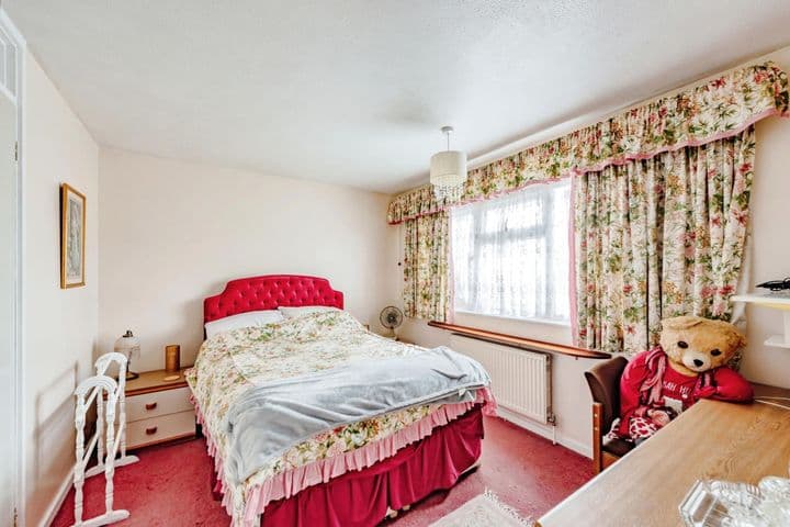 3 bedrooms house for sale in Crawley, United Kingdom - Image 9