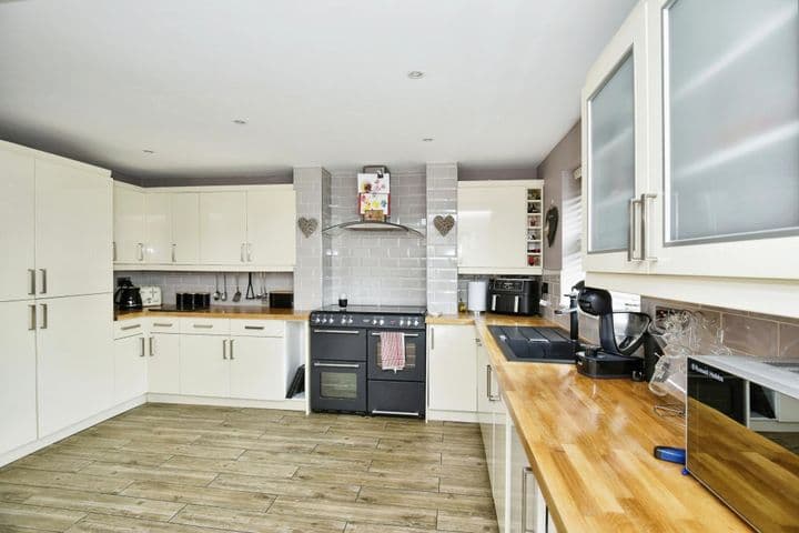 4 bedrooms house for sale in Rochester, United Kingdom - Image 8