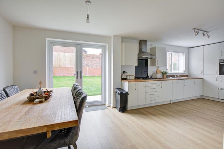 4 bedrooms house for sale in Preston, United Kingdom - Image 2