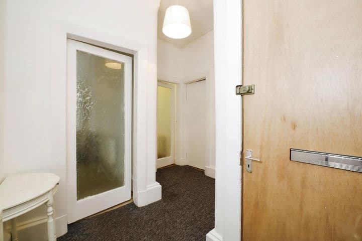 1 bedroom apartment for sale in Glasgow, United Kingdom - Image 2