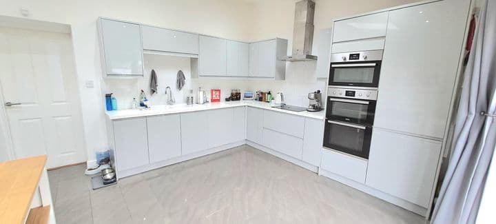 3 bedrooms house for sale in Cardiff, United Kingdom - Image 7