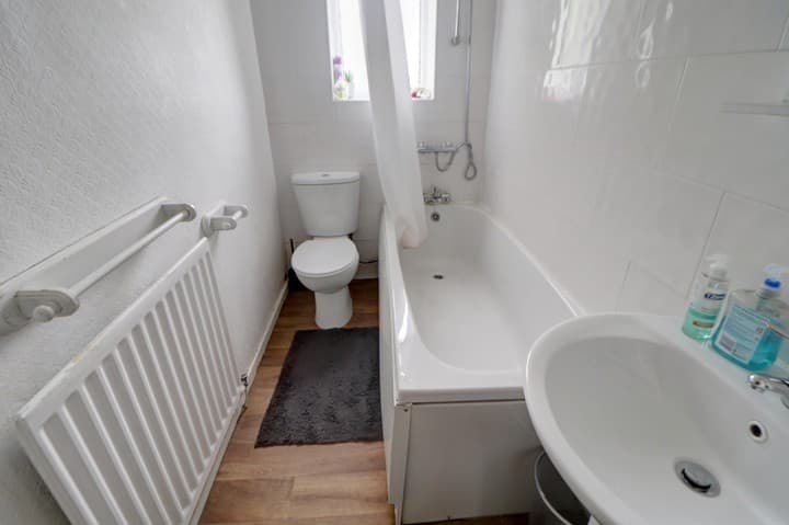 2 bedrooms house for sale in Oldham, United Kingdom - Image 12