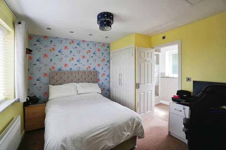 4 bedrooms house for sale in Bilston, United Kingdom - Image 12