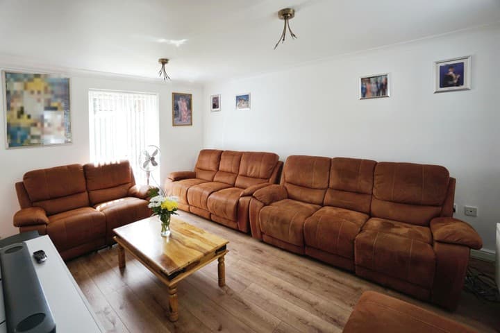 4 bedrooms house for sale in Bilston, United Kingdom - Image 6