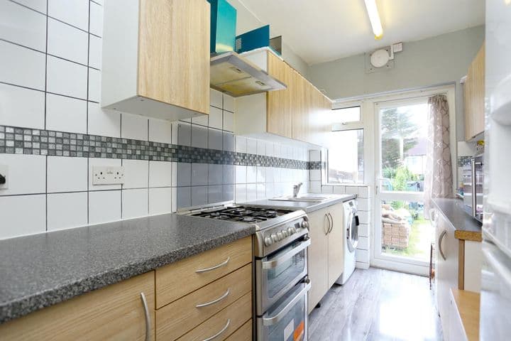 4 bedrooms house for sale in London, United Kingdom - Image 4