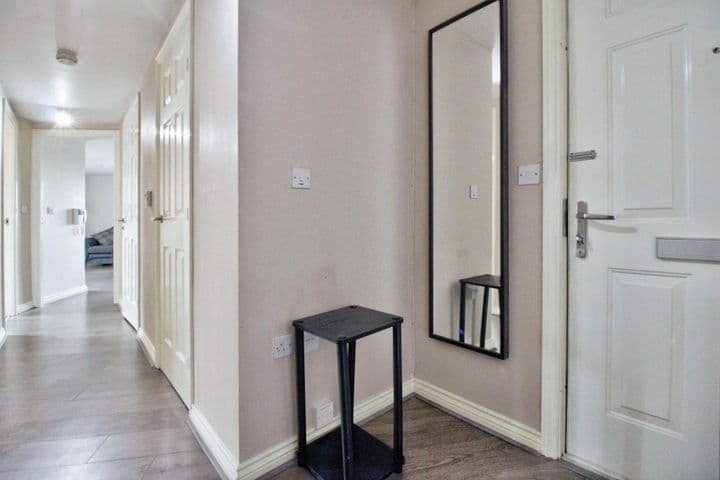 2 bedrooms apartment for sale in Salford, United Kingdom - Image 9