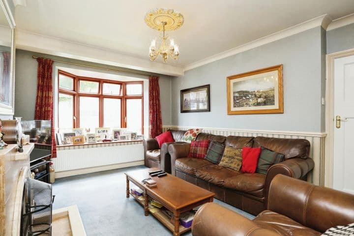 4 bedrooms house for sale in London, United Kingdom - Image 3