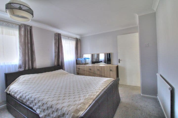 4 bedrooms house for sale in Basildon, United Kingdom - Image 11