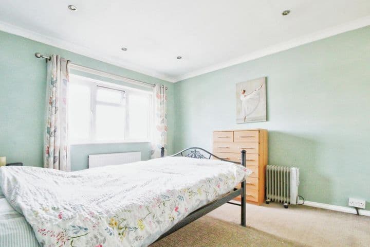 3 bedrooms house for sale in Luton, United Kingdom - Image 9