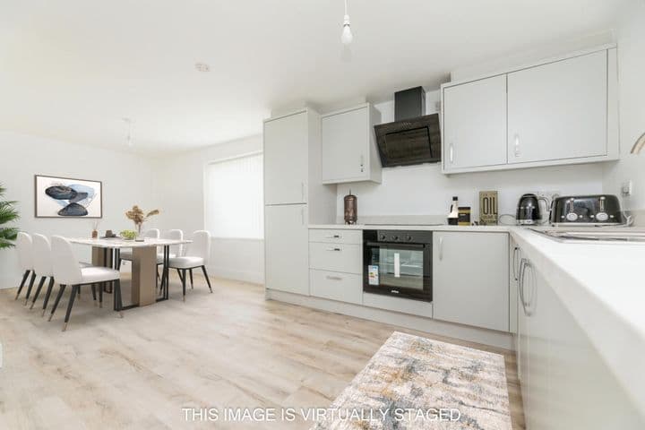 3 bedrooms house for sale in Rotherham, United Kingdom - Image 2