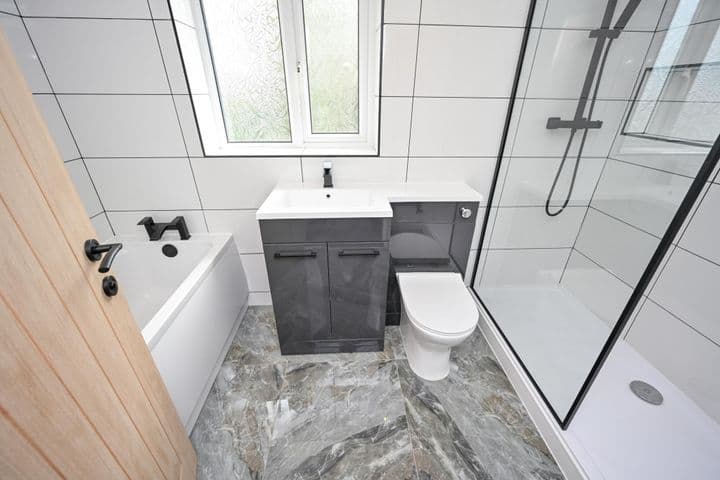 3 bedrooms house for sale in Newcastle Upon Tyne, United Kingdom - Image 5