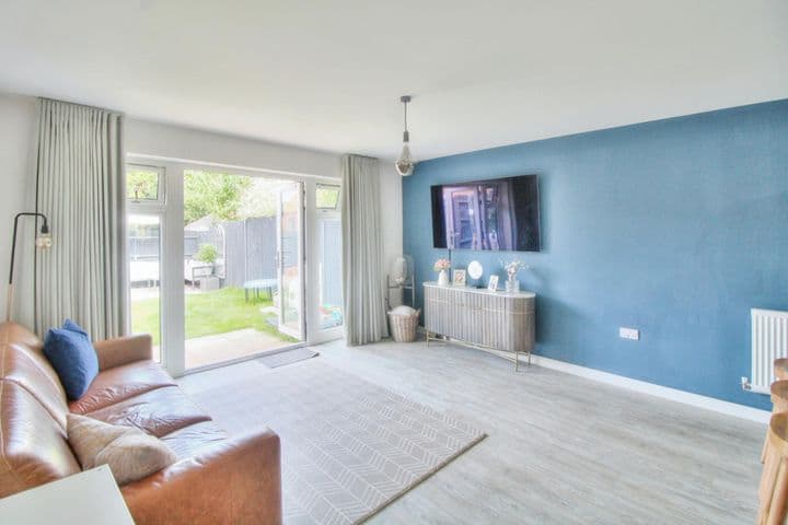 3 bedrooms house for sale in Bracknell, United Kingdom - Image 5