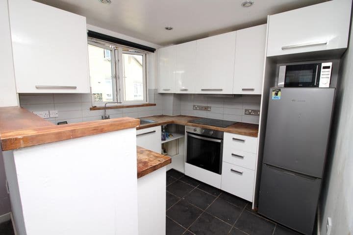 2 bedrooms apartment for sale in Grays, United Kingdom - Image 6