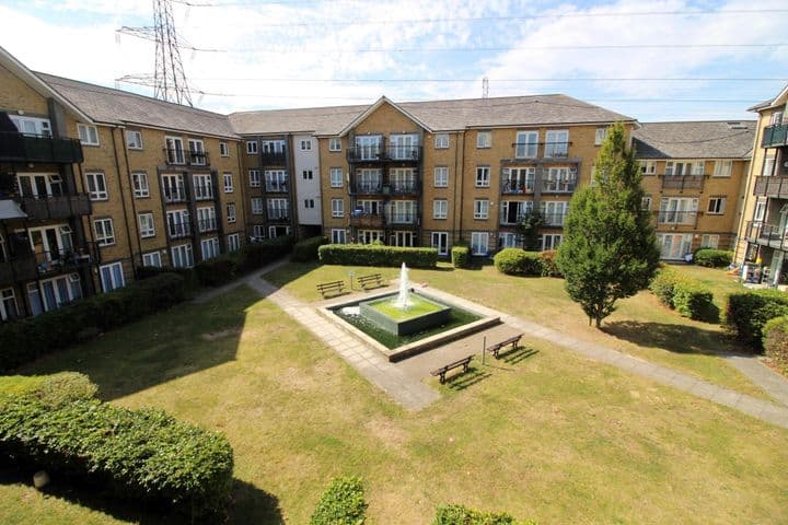 2 bedrooms apartment for sale in Grays, United Kingdom - Image 2