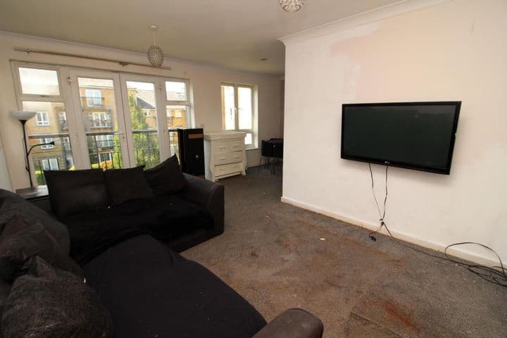 2 bedrooms apartment for sale in Grays, United Kingdom - Image 4