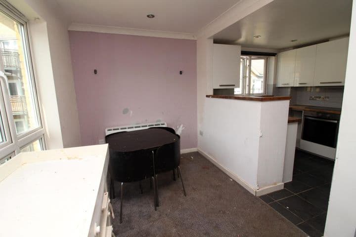 2 bedrooms apartment for sale in Grays, United Kingdom - Image 7