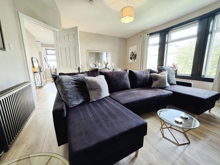 2 bedrooms apartment for sale in Glasgow, United Kingdom - Image 2