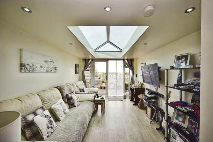 3 bedrooms house for sale in Rochester, United Kingdom - Image 8