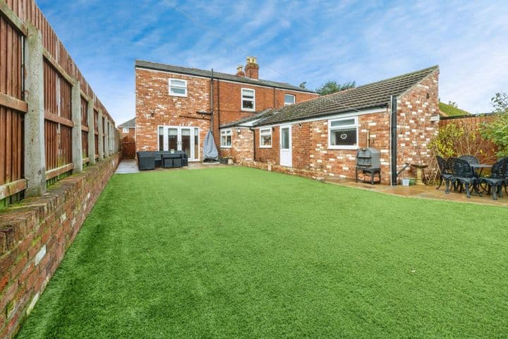 4 bedrooms house for sale in North Hykeham, United Kingdom - Image 2