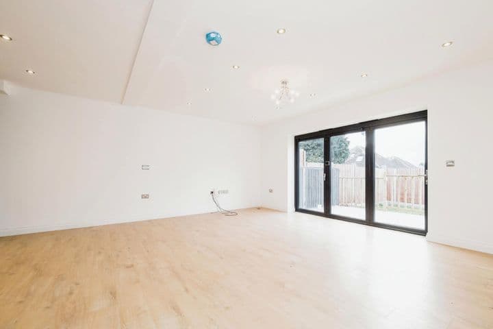 3 bedrooms house for sale in Rainham, United Kingdom - Image 5