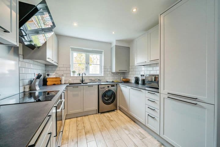 3 bedrooms house for sale in Warrington, United Kingdom - Image 2