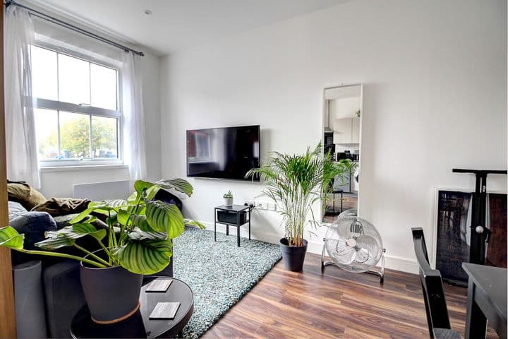 1 bedroom apartment for sale in Basingstoke, United Kingdom - Image 6