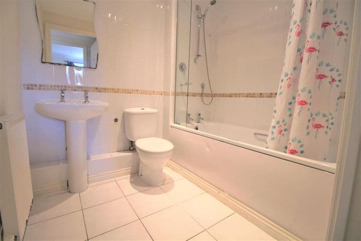 2 bedrooms apartment for sale in Hatfield, United Kingdom - Image 5