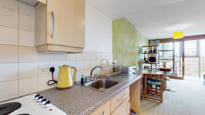 1 bedroom apartment for sale in London, United Kingdom - Image 11