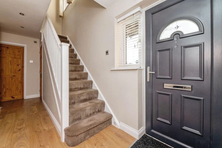 3 bedrooms house for sale in Basildon, United Kingdom - Image 2