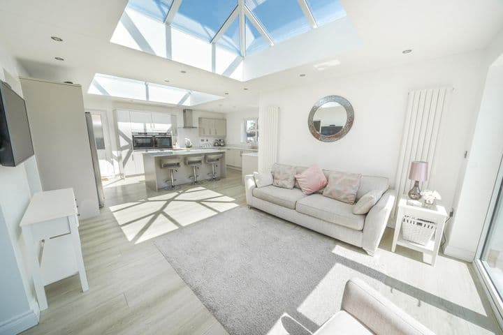 4 bedrooms house for sale in Llanelli, United Kingdom - Image 8