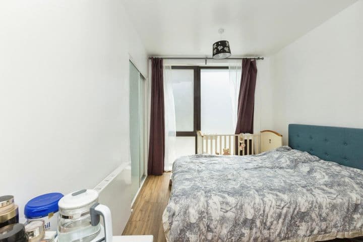 2 bedrooms apartment for sale in London, United Kingdom - Image 10