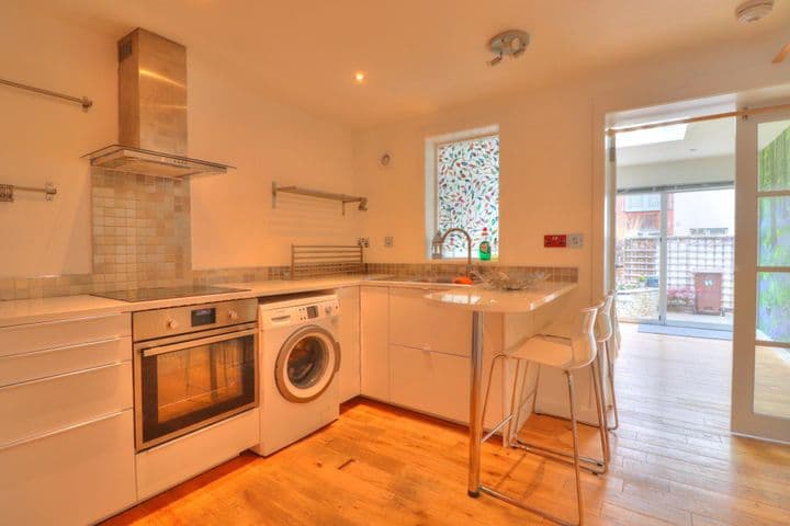 2 bedrooms house for sale in Glasgow, United Kingdom - Image 9