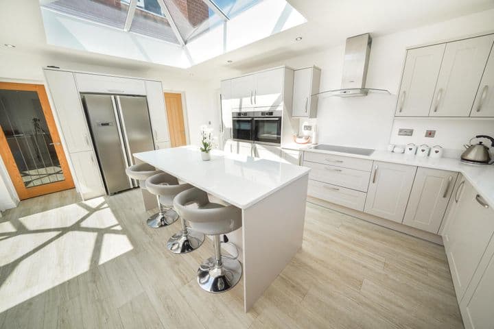 4 bedrooms house for sale in Llanelli, United Kingdom - Image 12